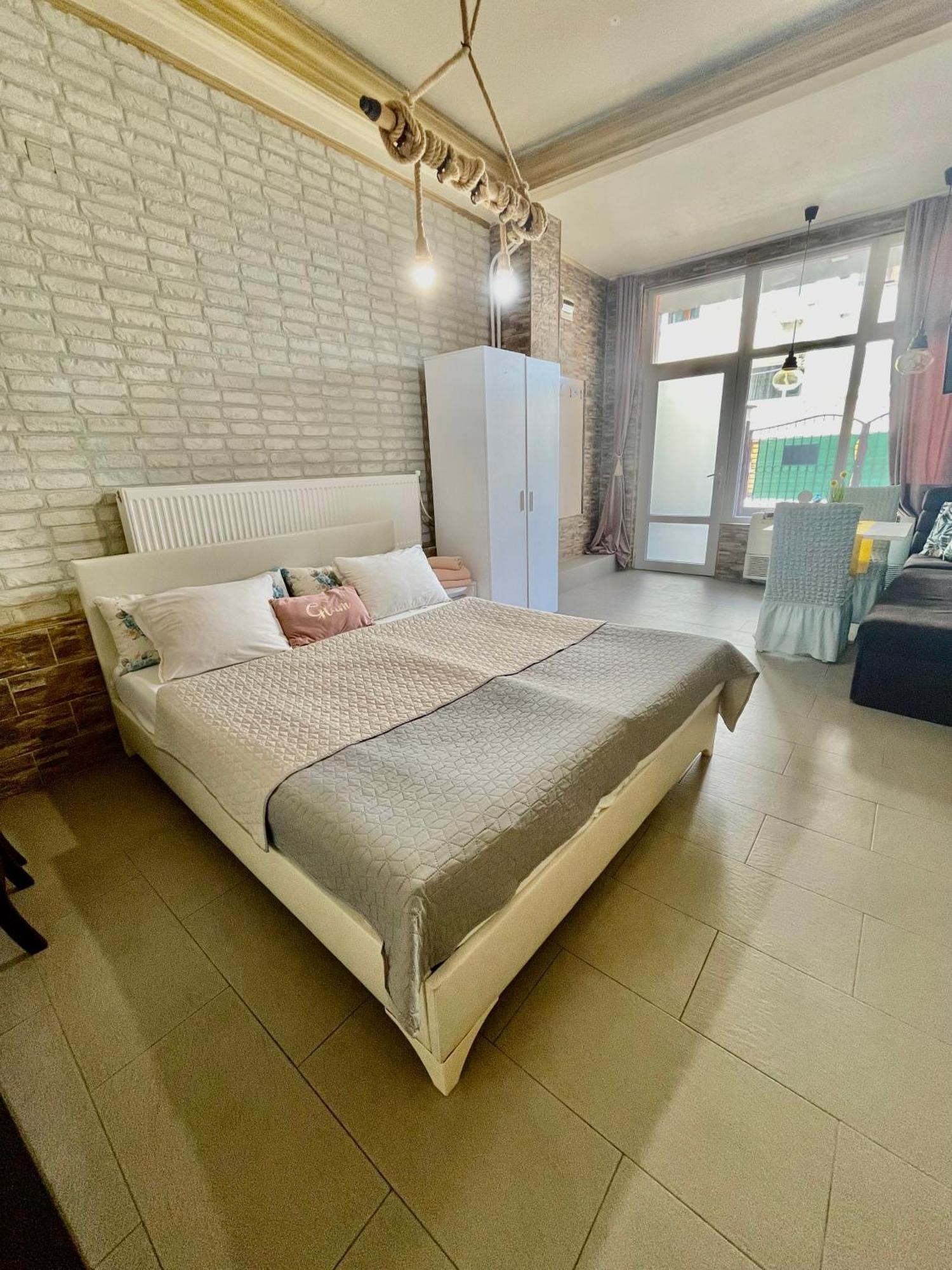 White Rose Guest Rooms Burgas Ngoại thất bức ảnh